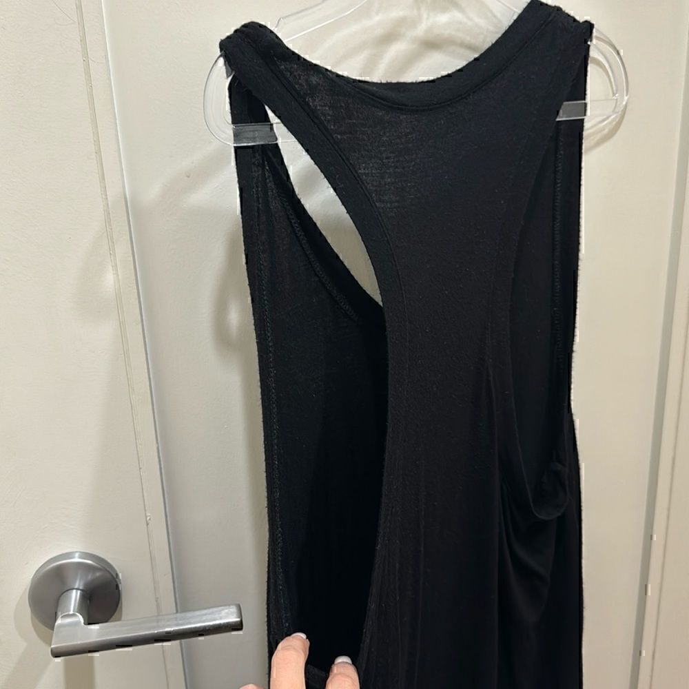 250 Classes Pure Barre Tank - Picture 4 of 5